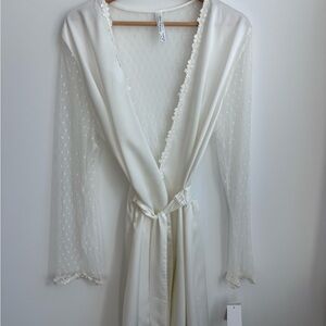 Flora Nikrooz Ivory Bridal Robe - Sz M - NWT
